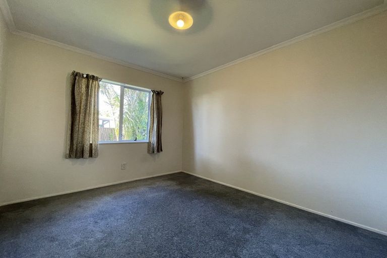 Photo of property in 5 Newton Place, Westbrook, Palmerston North, 4412