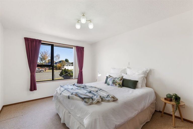 Photo of property in 21 Mulberry Place, Redwood, Christchurch, 8051