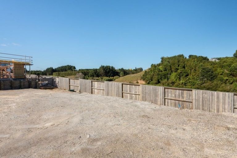 Photo of property in 32 Puhirake Crescent, Pyes Pa, Tauranga, 3112