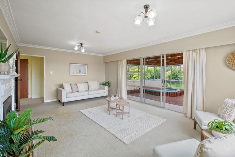 Photo of property in 7 Bushview Place, Upper Vogeltown, New Plymouth, 4310