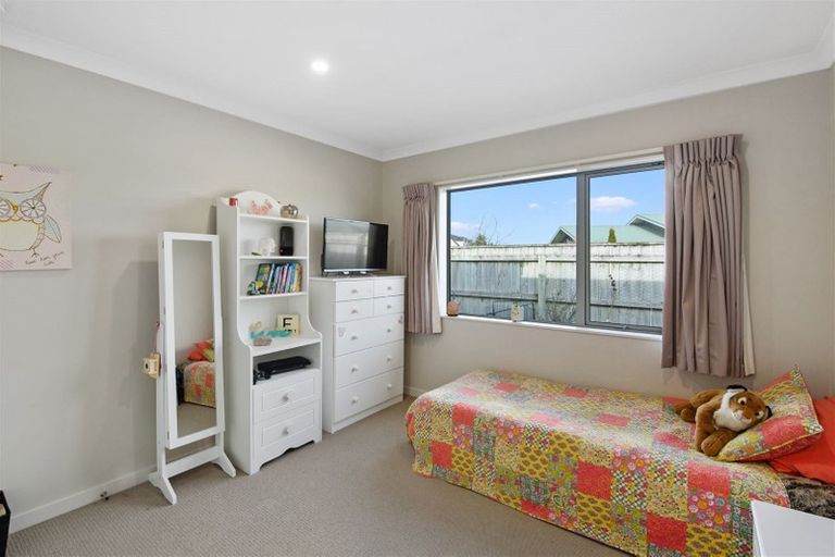 Photo of property in 26 Okarito Avenue, Levin, 5510