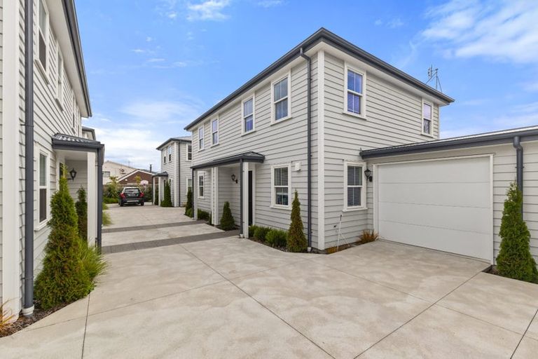 Photo of property in 2/24 Devon Street, Sydenham, Christchurch, 8023