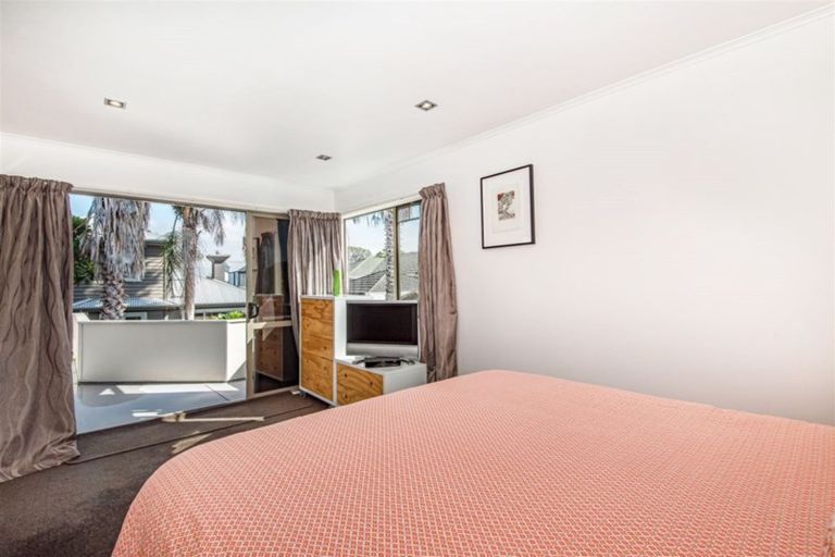 Photo of property in 4a Northumberland Avenue, Belmont, Auckland, 0622