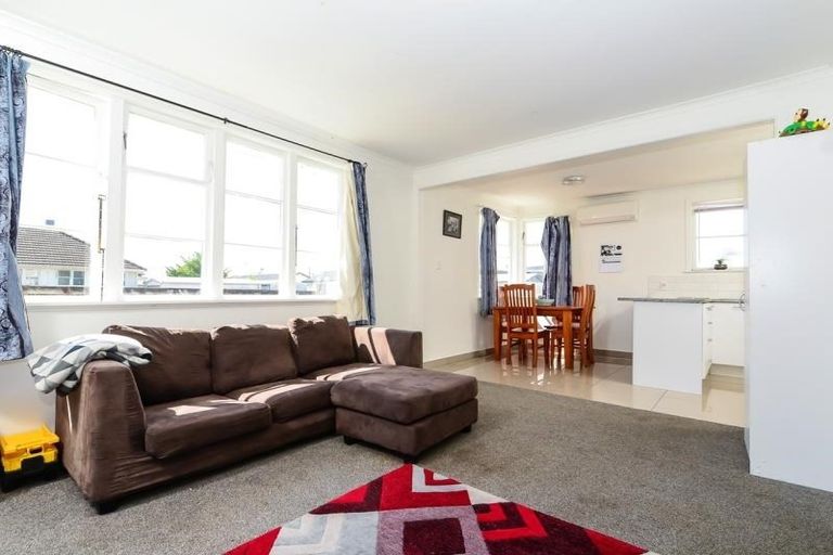 Photo of property in 75 Massey Street, Frankton, Hamilton, 3204