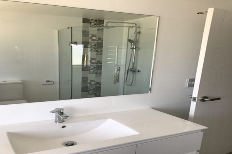 Photo of property in 53 Pitoitoi Drive, Riverhead, 0820