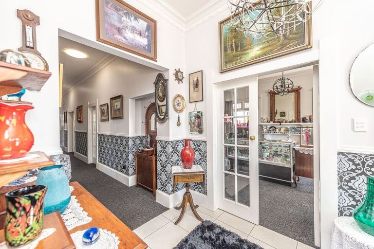 Photo of property in 9 Great North Road, Saint Johns Hill, Whanganui, 4501