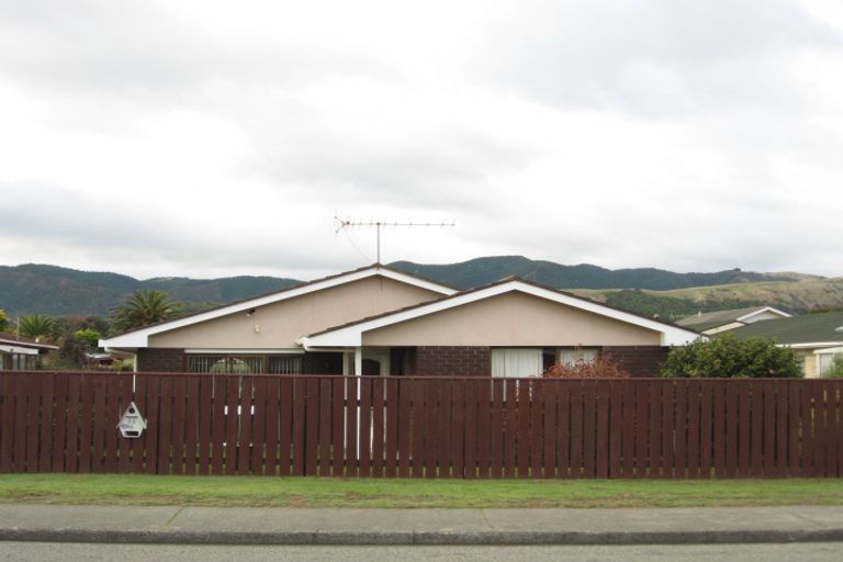 Photo of property in 98a Hillcrest Road, Raumati Beach, Paraparaumu, 5032
