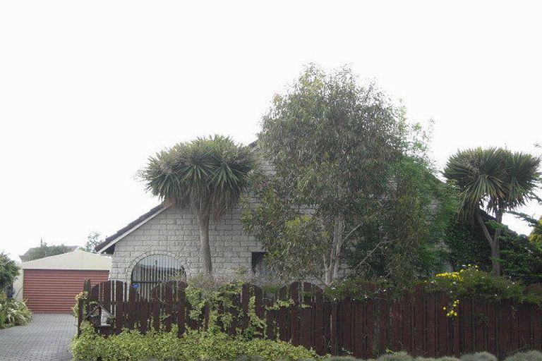 Photo of property in 56 Grimseys Road, Redwood, Christchurch, 8051