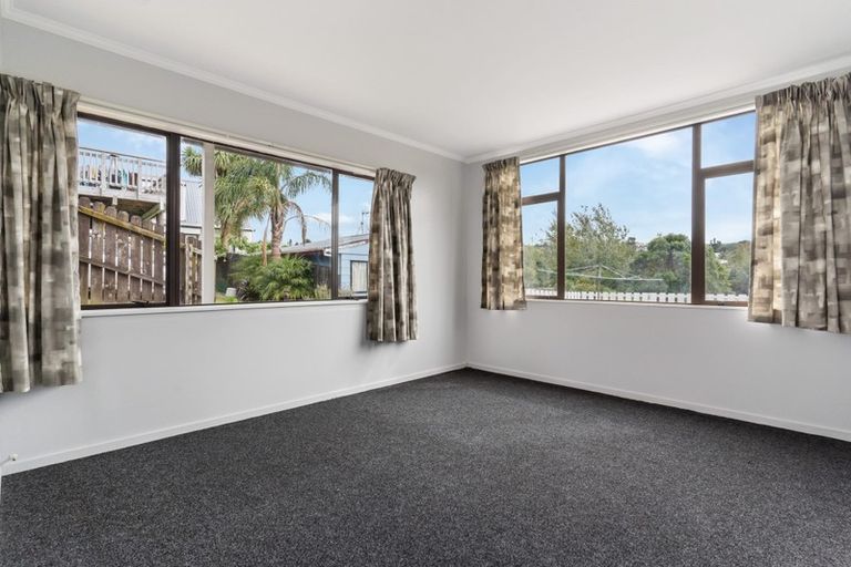 Photo of property in 64 Trias Road, Totara Vale, Auckland, 0629