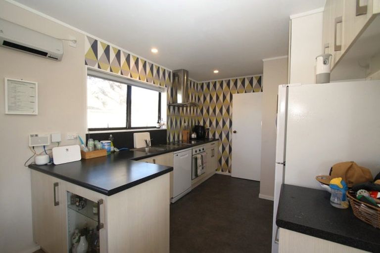 Photo of property in 66 Whiteley Street, Moturoa, New Plymouth, 4310