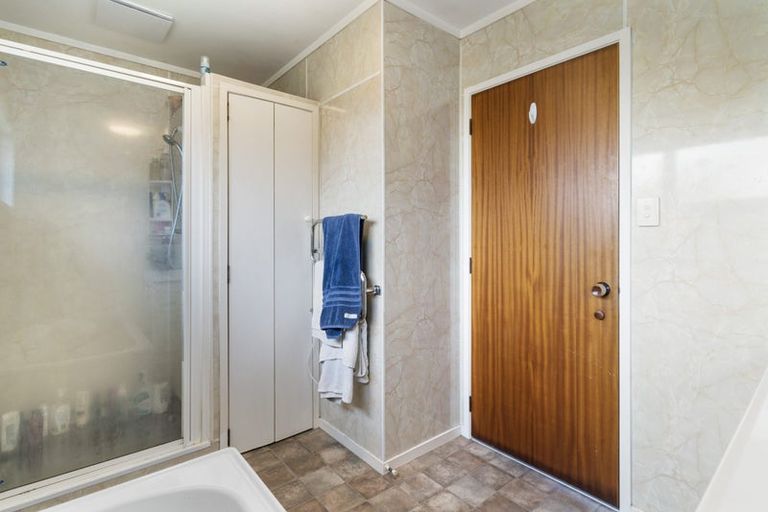 Photo of property in 14a Karaka Street, New Lynn, Auckland, 0600