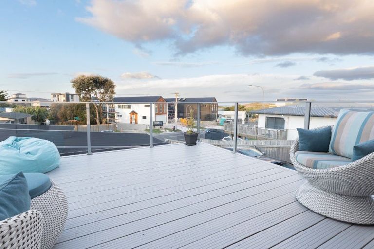 Photo of property in 1330b Papamoa Beach Road, Papamoa Beach, Papamoa, 3118