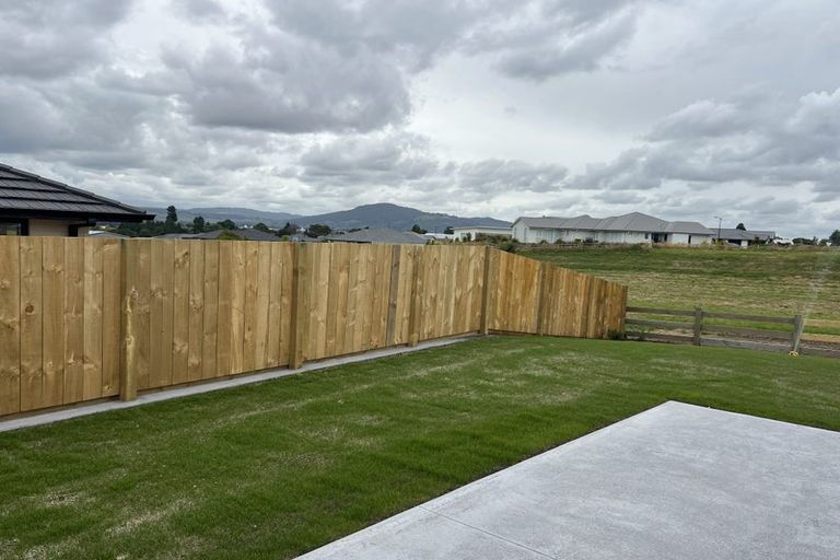 Photo of property in 11 Pukatea Crescent, Owhata, Rotorua, 3010