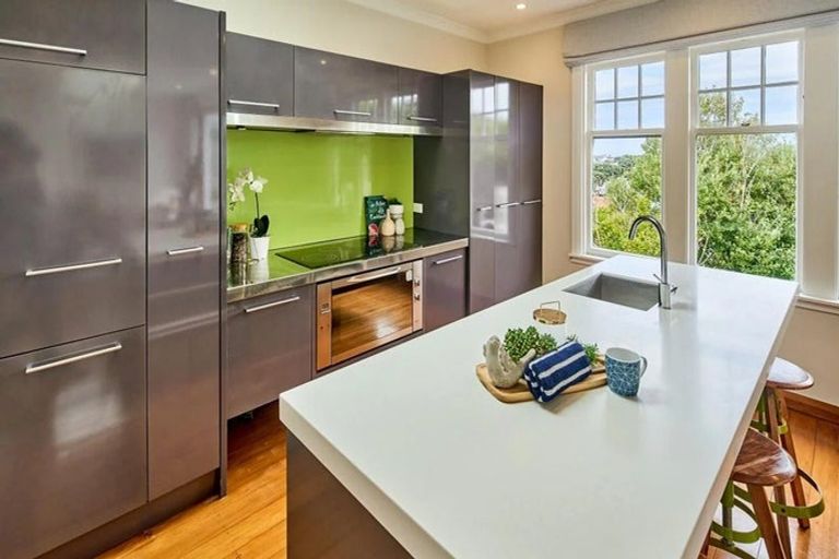 Photo of property in 110 Wexford Road, Miramar, Wellington, 6022