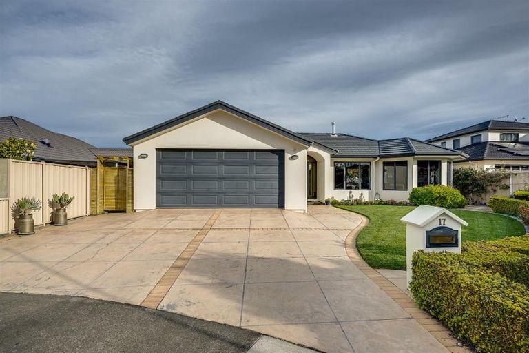 Photo of property in 17 Malbec Way, Greenmeadows, Napier, 4112