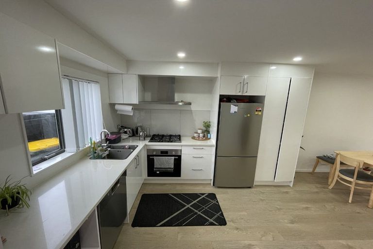Photo of property in 21 Valour Lane, Papakura, 2110