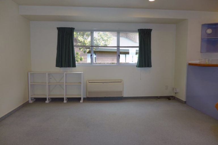 Photo of property in 135 Milton Road, Bluff Hill, Napier, 4110