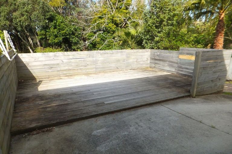 Photo of property in 46 Deuxberry Avenue, Northcote, Auckland, 0627