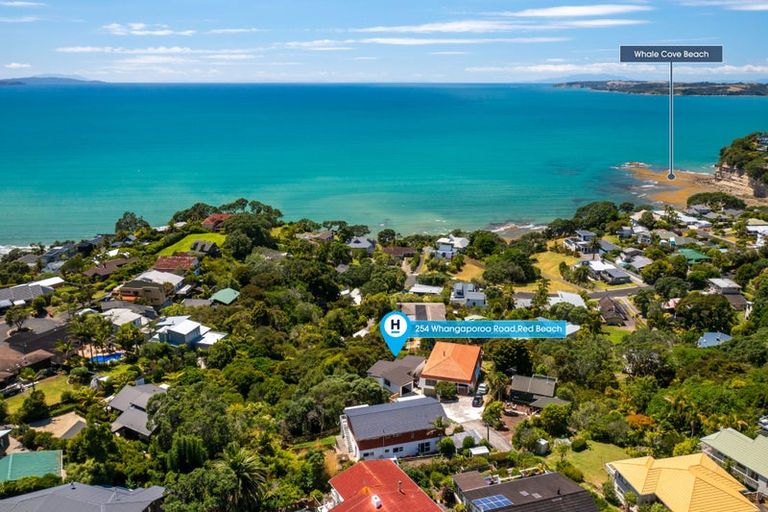 Photo of property in 254a Whangaparaoa Road, Red Beach, 0932