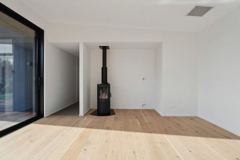 Photo of property in 44 Stackbrae Avenue, Wanaka, 9305