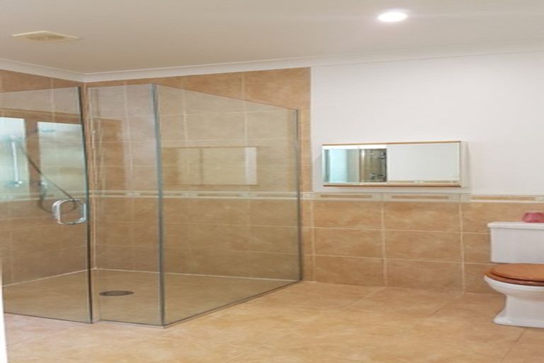 Photo of property in 7 Daphne Harden Lane, Paremoremo, Auckland, 0632