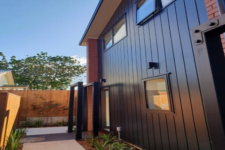 Photo of property in 11/79 Taikata Road, Te Atatu Peninsula, Auckland, 0610