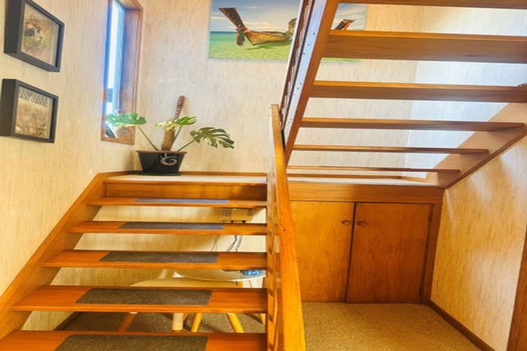 Photo of property in 72 Mulberry Street, Maungaraki, Lower Hutt, 5010