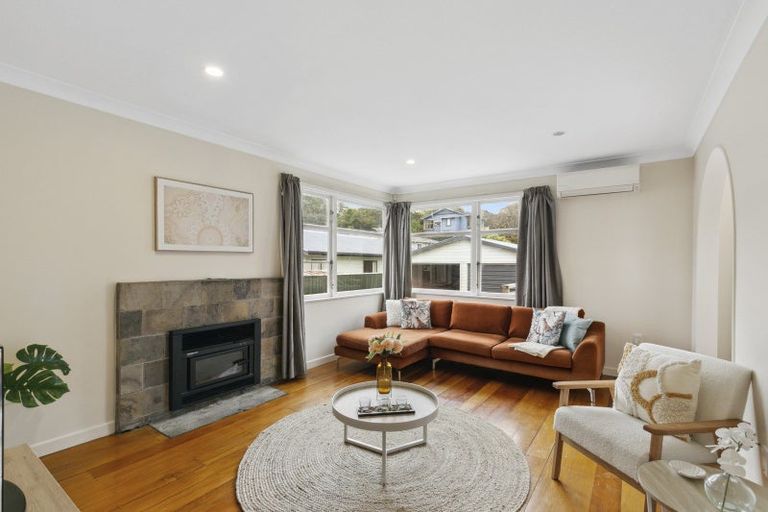 Photo of property in 29 Collins Avenue, Tawa, Wellington, 5028