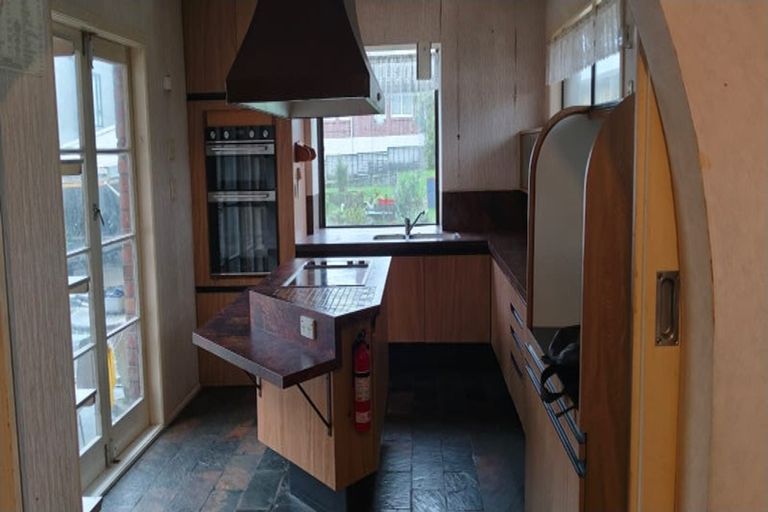 Photo of property in 48 Taikata Road, Te Atatu Peninsula, Auckland, 0610