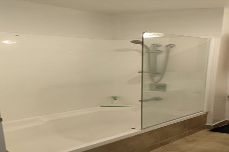 Photo of property in 19/3 Riverside Road, Orewa, 0931