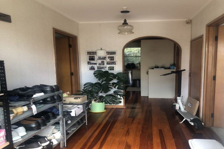 Photo of property in 2/94 Chivalry Road, Glenfield, Auckland, 0629