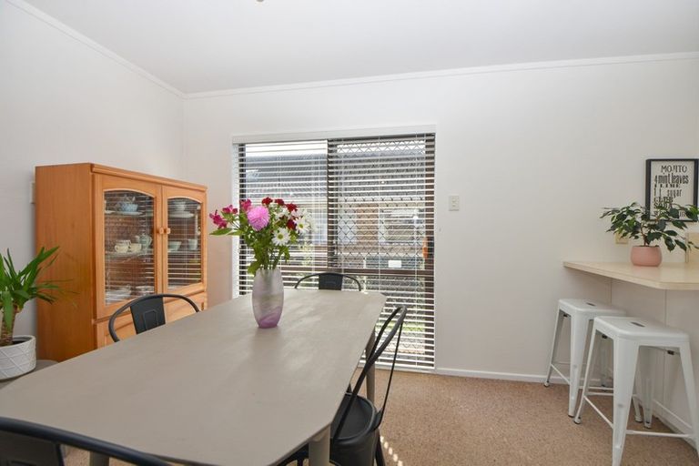 Photo of property in 3/13 Dixon Street, Carterton, 5713