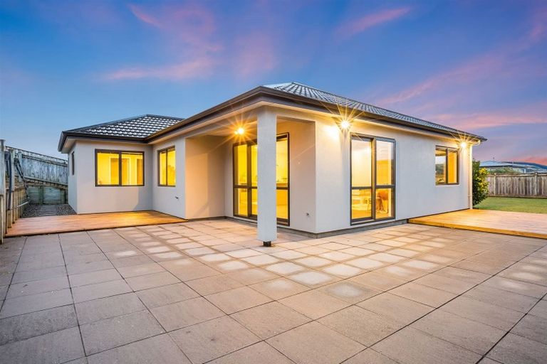 Photo of property in 3 Nelson Avenue, Aotea, Porirua, 5024