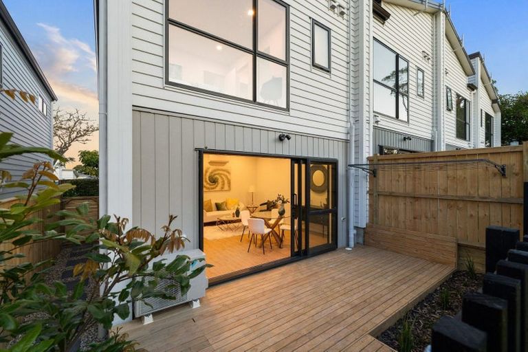 Photo of property in 2/30a Tirimoana Road, Te Atatu South, Auckland, 0602