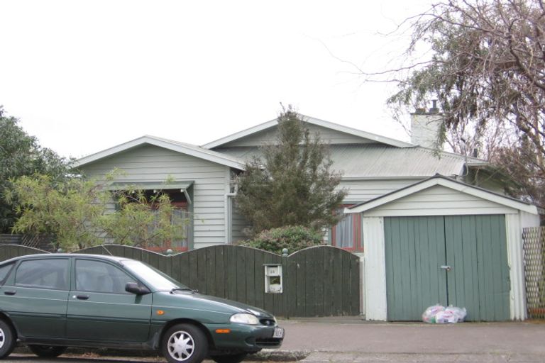 Photo of property in 18 Oxford Street, Hokowhitu, Palmerston North, 4410