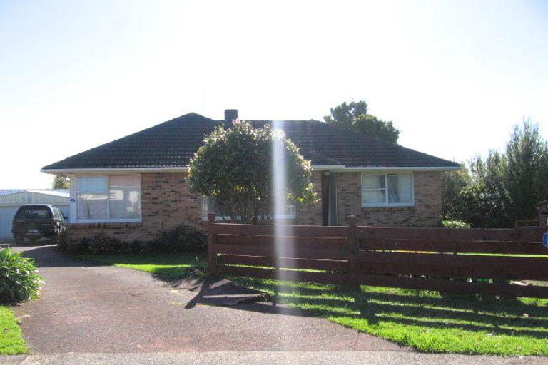 Photo of property in 19 Mickle Street, Te Atatu South, Auckland, 0610