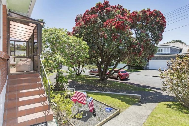 Photo of property in 2/1 Rata Road, Devonport, Auckland, 0624