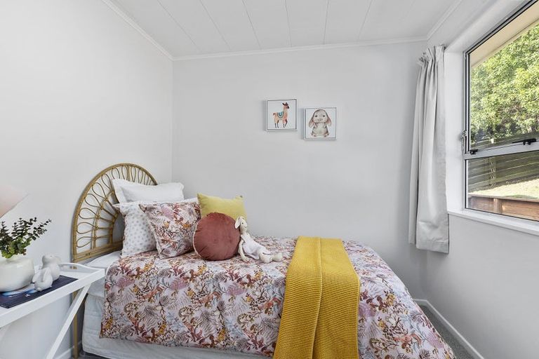 Photo of property in 25 Yarrow Place, Papakowhai, Porirua, 5024