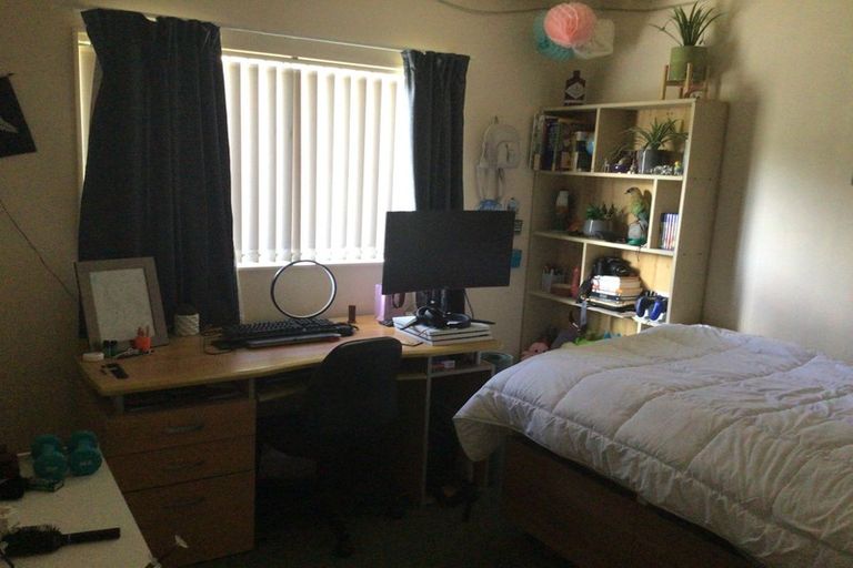 Photo of property in 1-2/6a Pohutukawa Street, Woburn, Lower Hutt, 5010