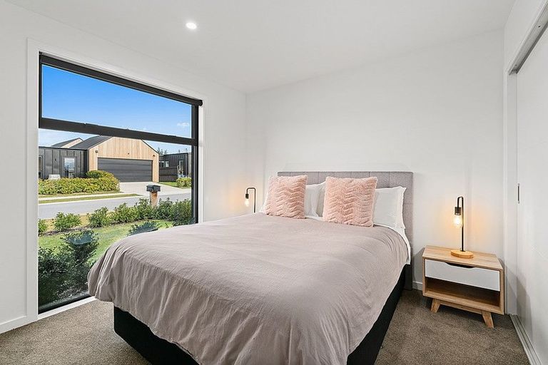 Photo of property in 10 Sawdon Street, Wanaka, 9305