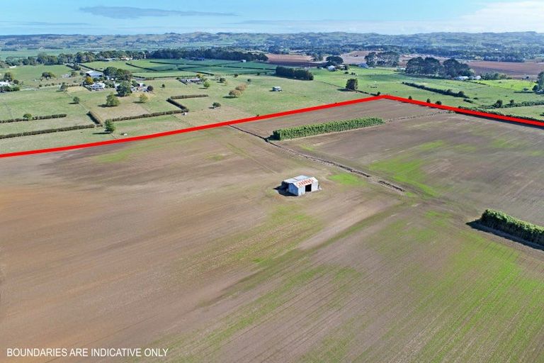 Photo of property in 142 Hutchings Road, Waiuku, 2682