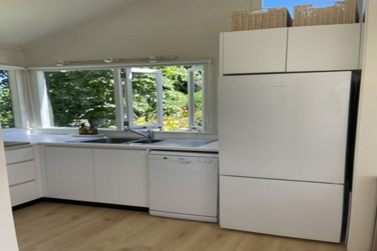 Photo of property in 17a Monument Road, Clevedon, 2582