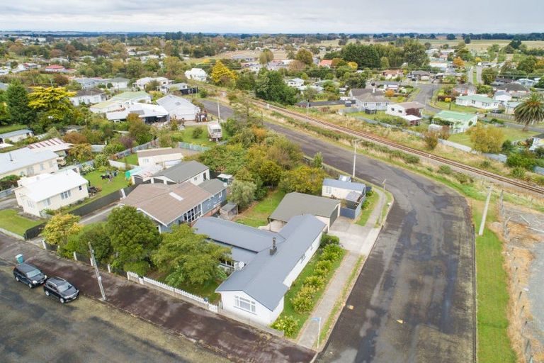 Photo of property in 25 Hunia Street, Marton, 4710