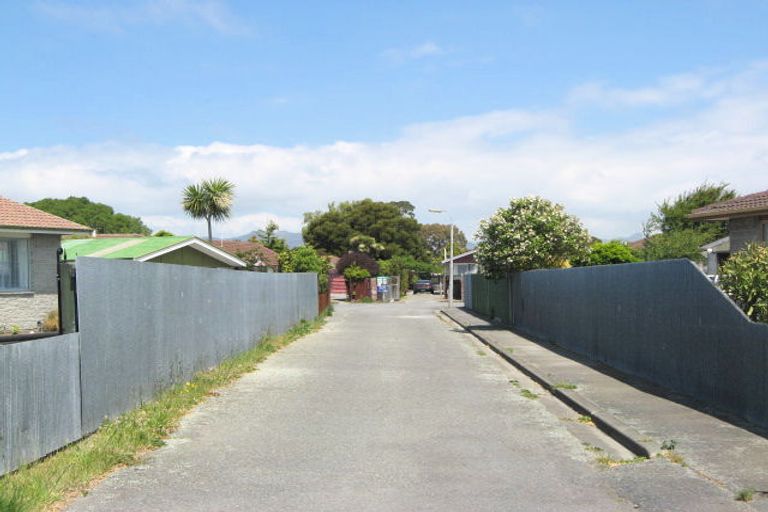 Photo of property in 6 Casquet Lane, Aranui, Christchurch, 8061