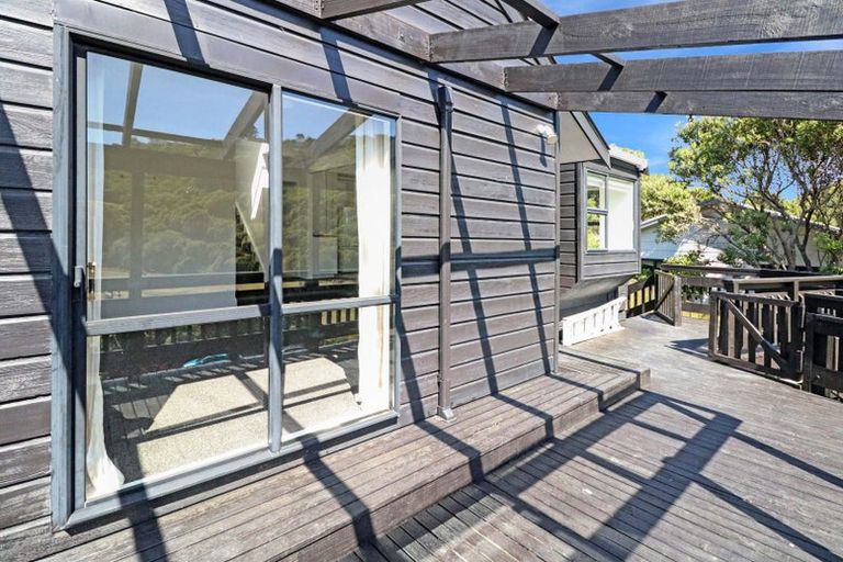 Photo of property in 113 Houghton Bay Road, Houghton Bay, Wellington, 6023