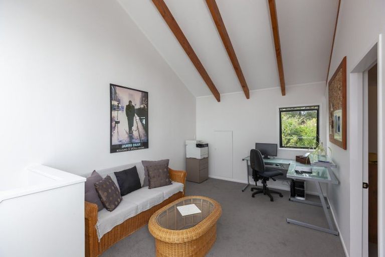 Photo of property in 20 Tiromoana Road, Raumati South, Paraparaumu, 5032