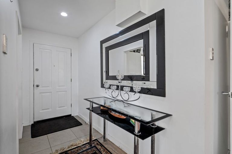 Photo of property in 2/31 Taylors Avenue, Bryndwr, Christchurch, 8052