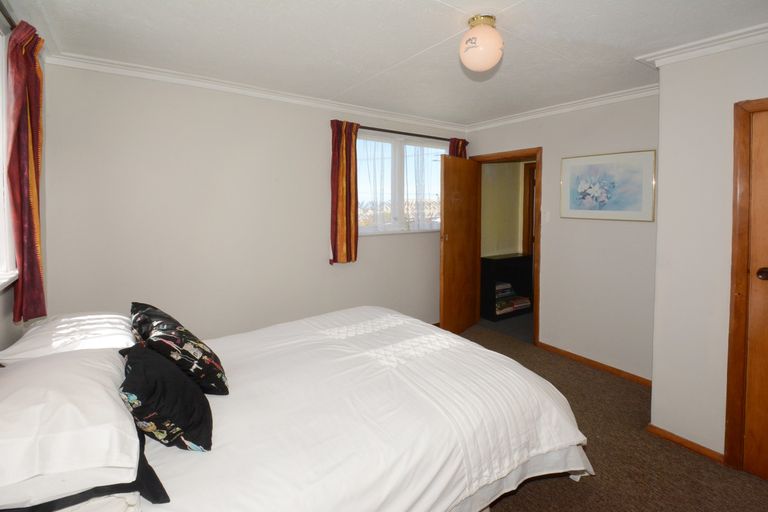 Photo of property in 14 Hanlon Street, Halfway Bush, Dunedin, 9010