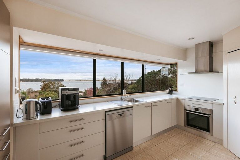 Photo of property in 96 Omokoroa Road, Omokoroa, 3114