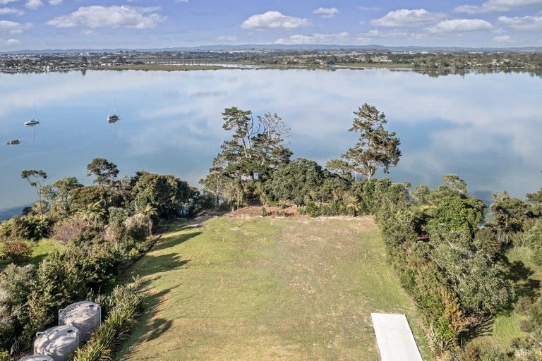 Photo of property in 15a Chatham Avenue, Paremoremo, Auckland, 0632